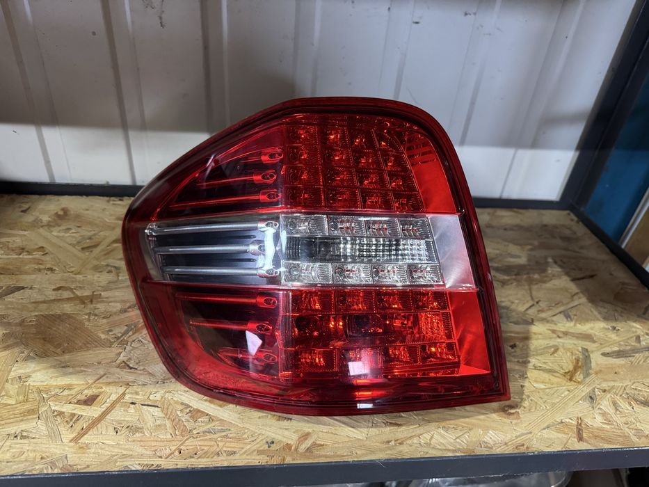 Фонар стоп лівий LED Mercedes W164 рестайл
