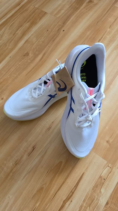 Sprzedam Asics Novablast 5 ATC Nowe rozm.49