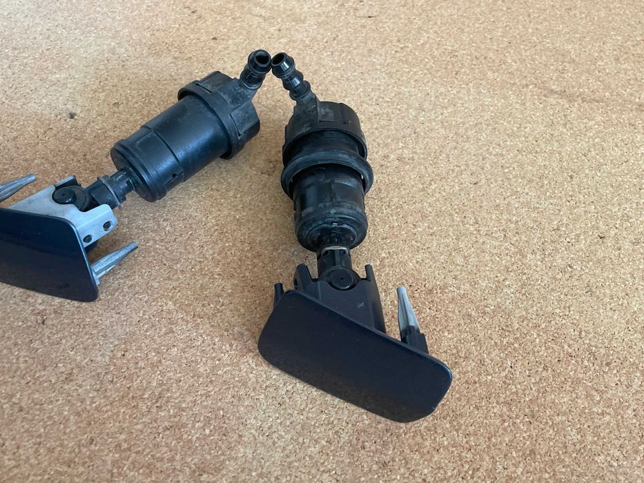 Opel Zafira B Lift 08-12 Spryskiwacz Dysza Reflektora Xenon Lewy Prawy