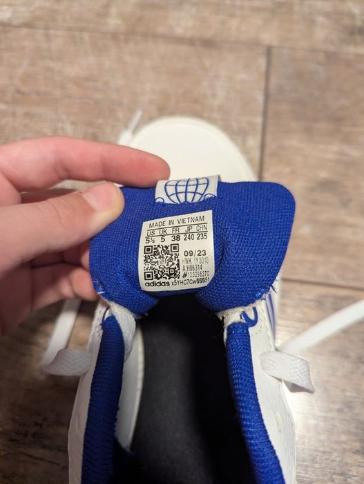 Кросівки Adidas 38 розмір