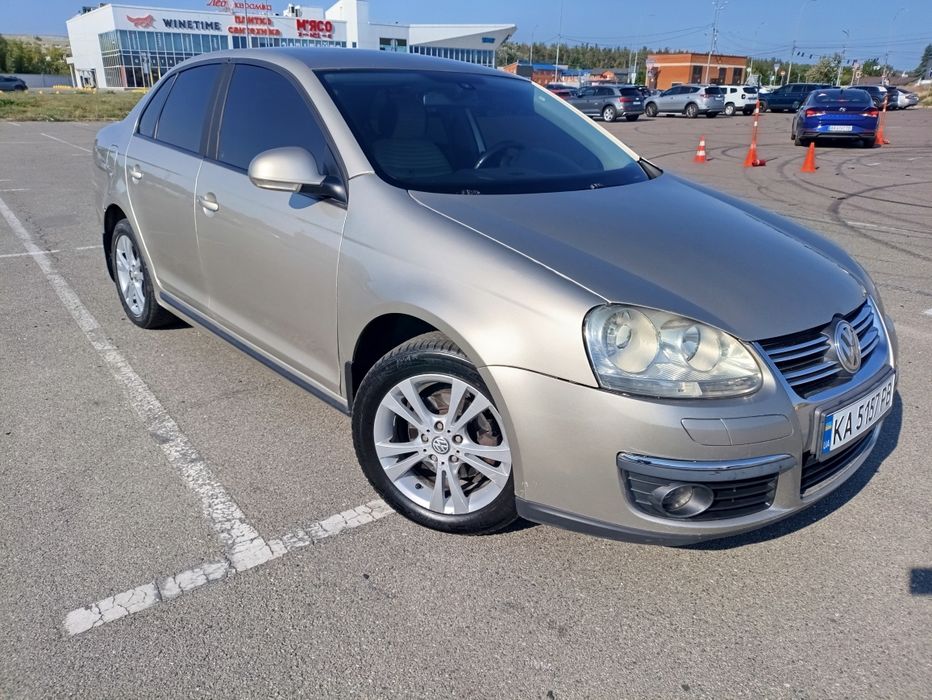 Продам VOLKSWAGEN Jetta 1.6 mpi