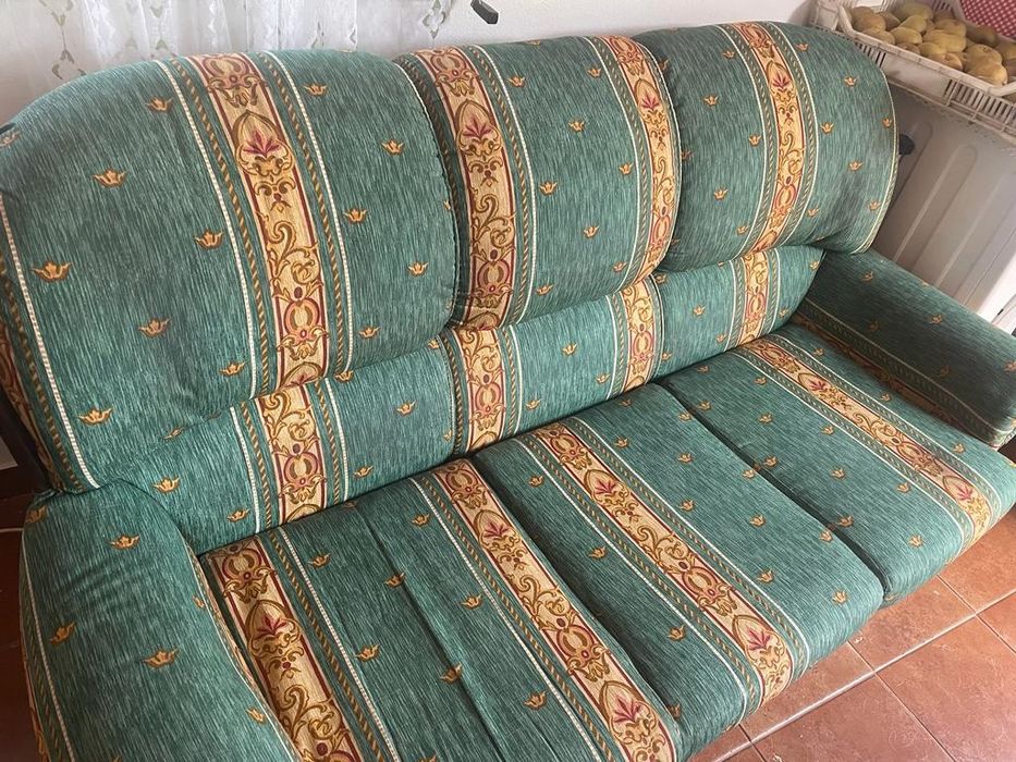 Sofá clássico 3 lugares