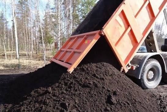 Чернозем. Родючий. На газон, город.