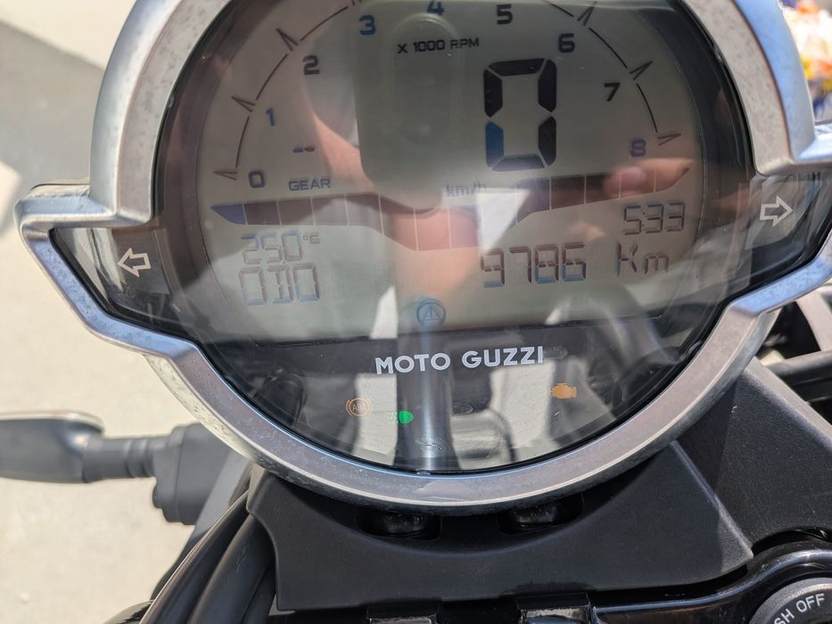 Moto Guzzi V9 Bobber Edição Especial