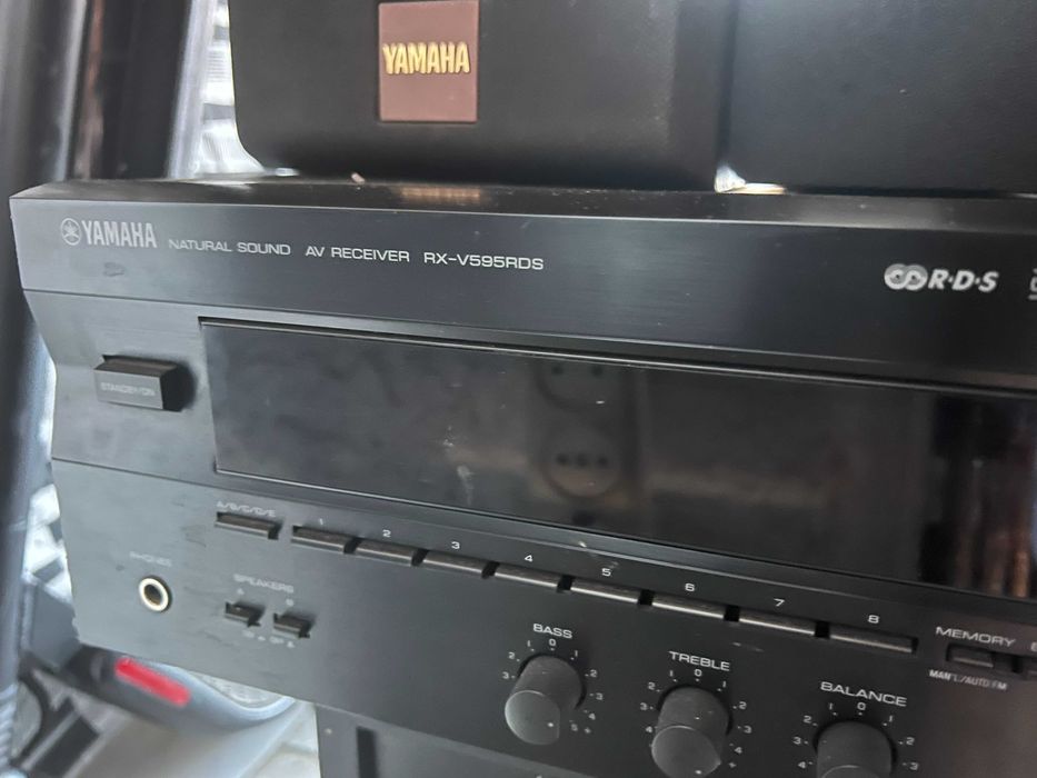 Sistema de som YAMAHA rx-v595