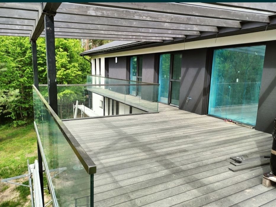 Balustrada szklana zabudowa szklana