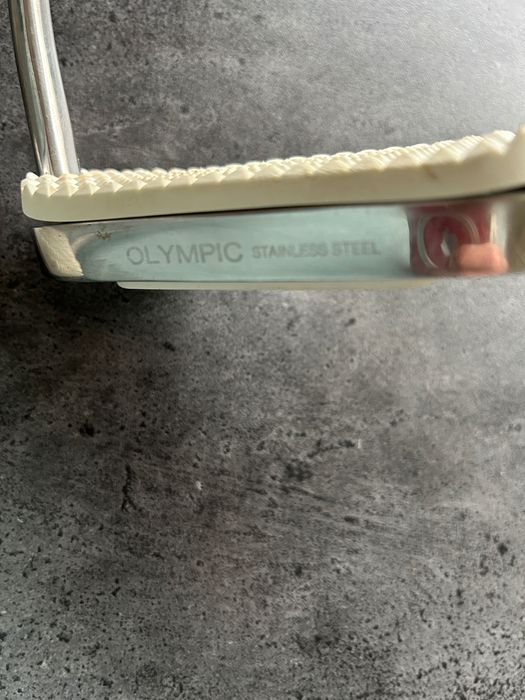 Strzemiona zawodowe  jeździeckie OLYMPIC Stainless Steel 4 1/2"