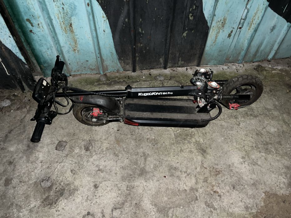 Електросамокат куго(китай)