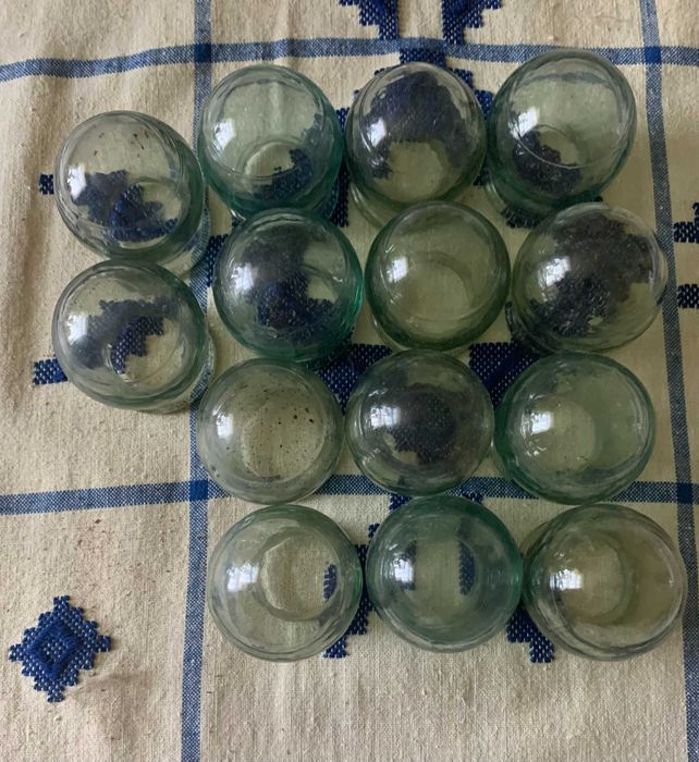 Скляні медичні банки, вживані