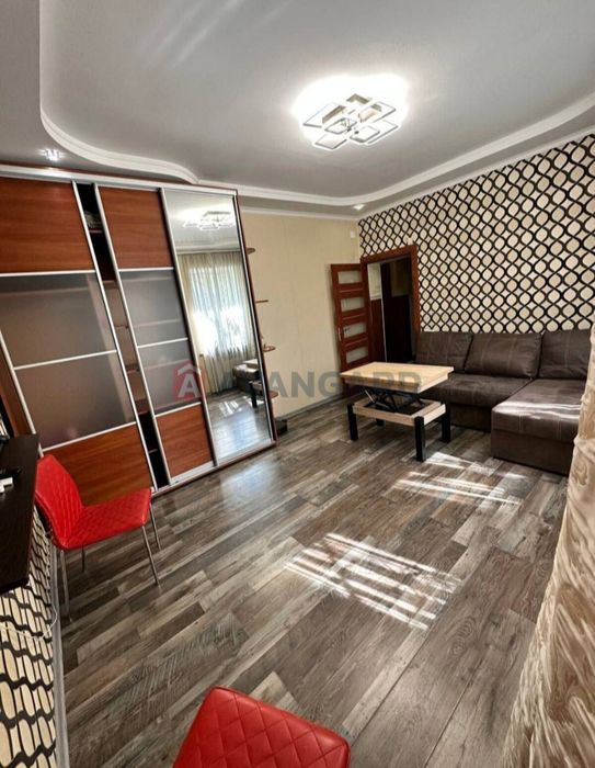 Кв.2х.к.перший поверх,дніпровський р-н,Сергія Синенка9.