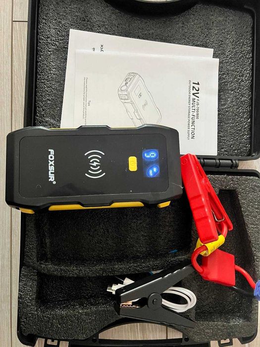 Foxsur FJS-800 ( ток 900А) 39800 мАг пусковий зарядний пристрій