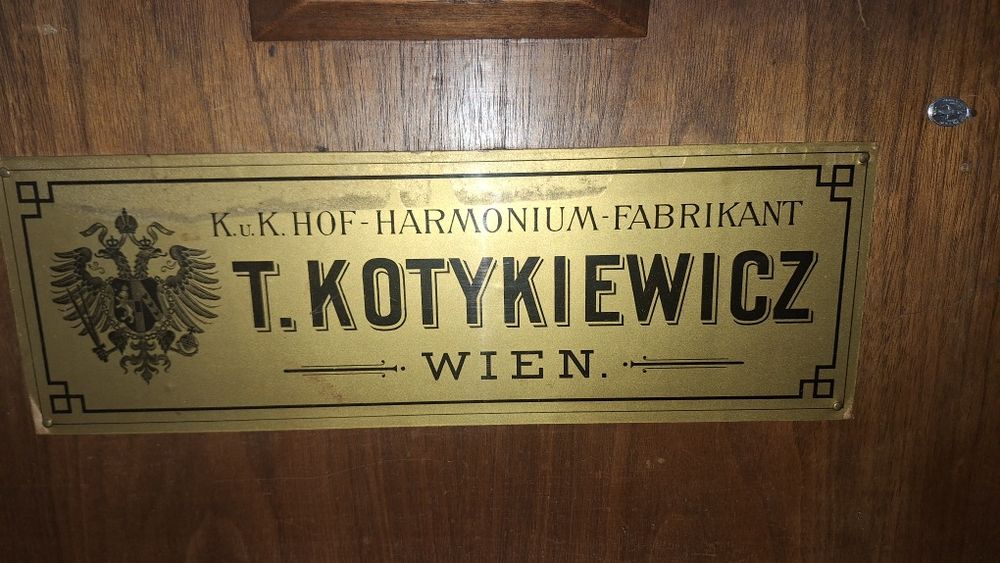 Zabytkowa Fisharmonia T.Kotykiewicz