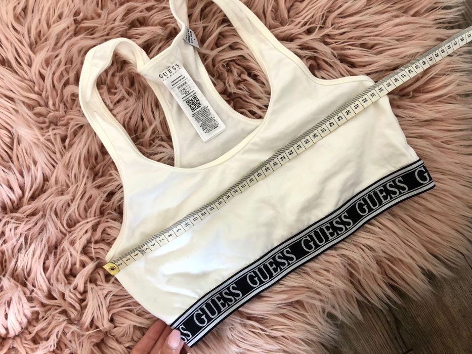 Biały top marki Guess