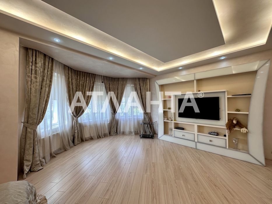 3-уровневый дом с ремонтом на 5.5 сотках на Фонтане