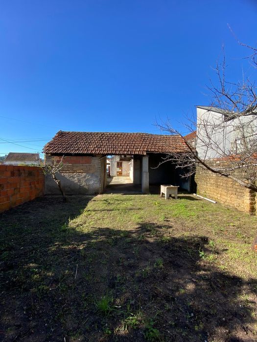 Moradia para reforma em Fermentelos