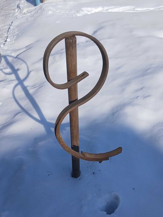 Стійка культиватора s подібна.