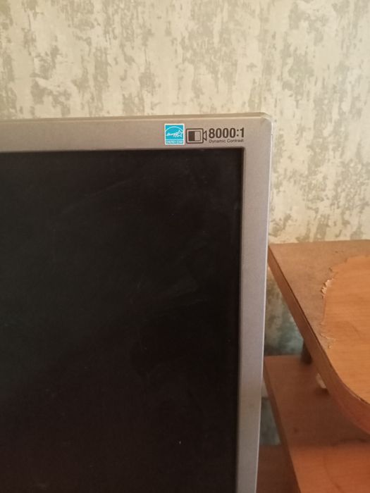 Монітор Samsung обміняю на робочий ноутбук монітор робочьй