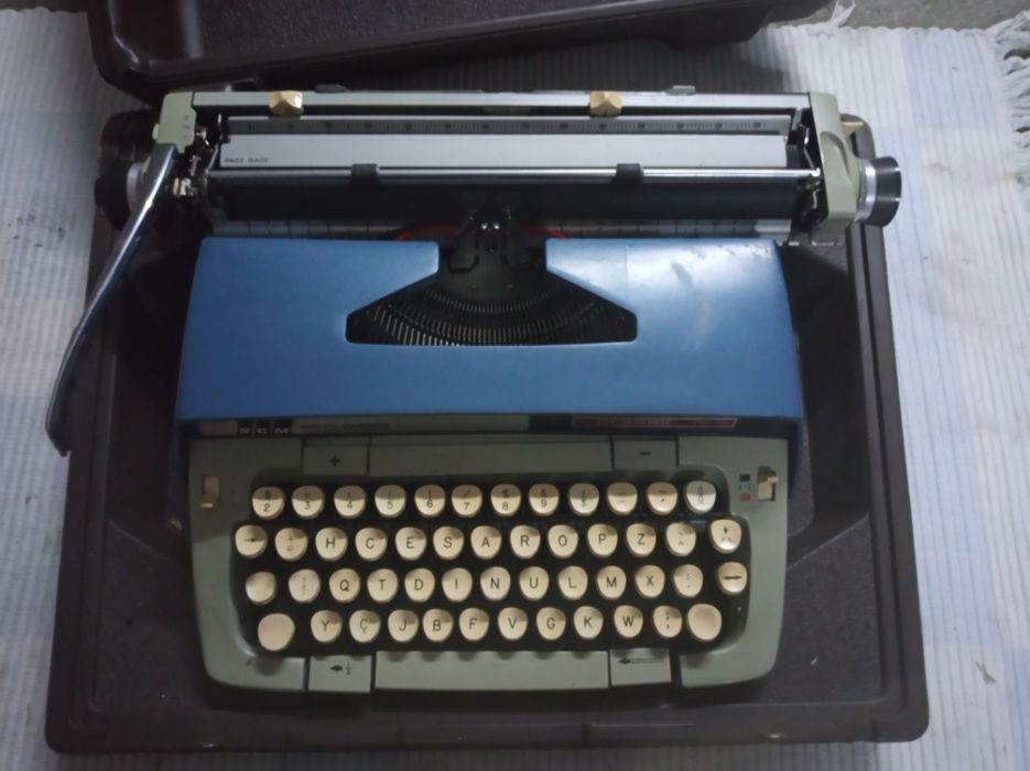 Máquina de escrever antiga