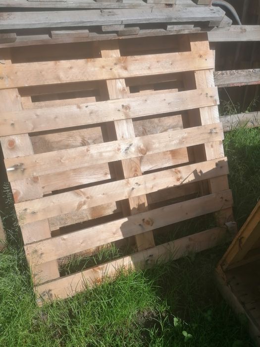 Solidne palety pod basen