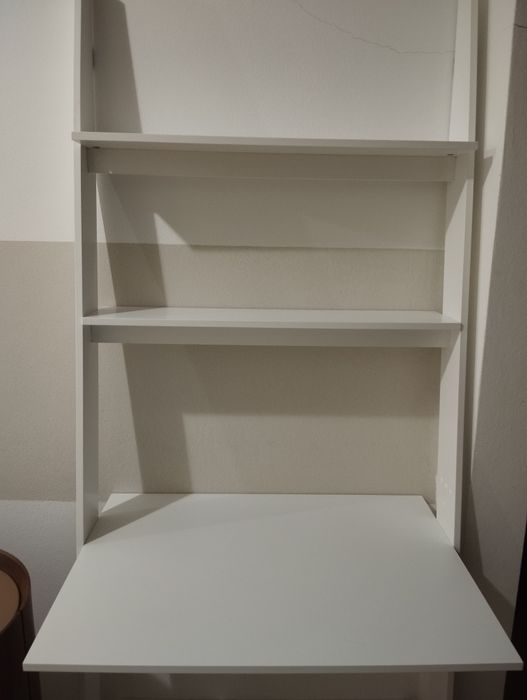 Conjunto de secretária e cadeira