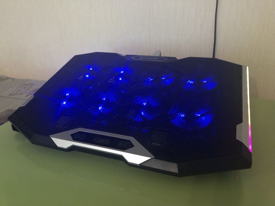 Охолоджуюча підставка GamePro CP870. Ідеальний стан + повний комплект