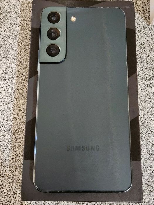 Samsung Galaxy S22 - 8/256 GB - з коробкою і чохлом - читайте опис !!