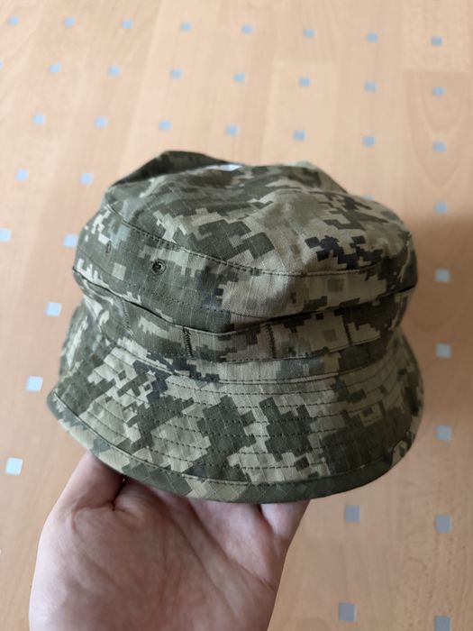 Пана і два флісових шарфа