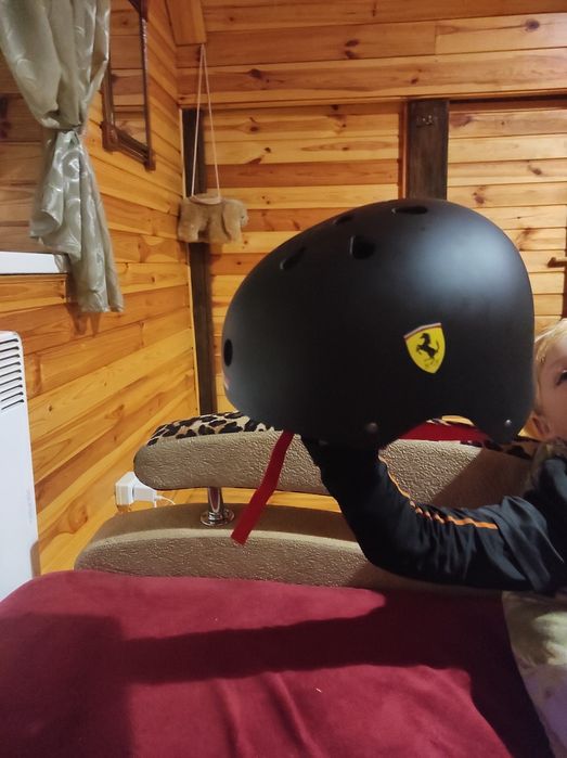 Шлем для катання самокатів і велосипедів