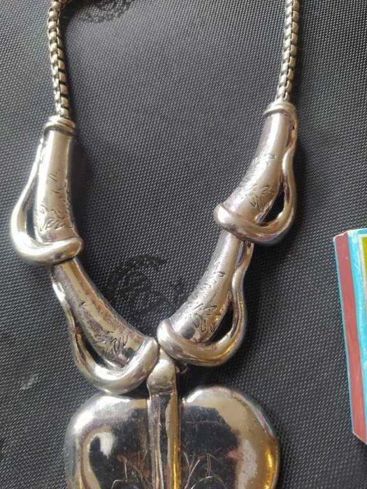 Naszyjnik - gruby, z sercem