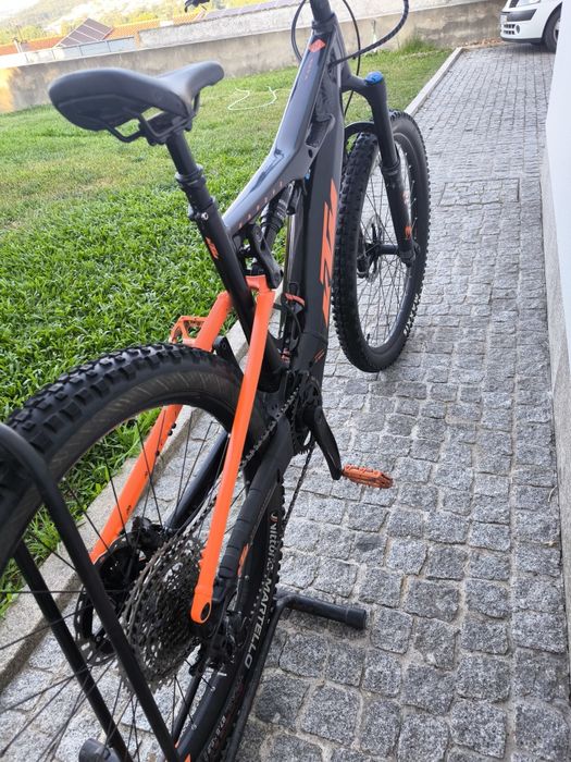Bicicleta elétrica KTM macina