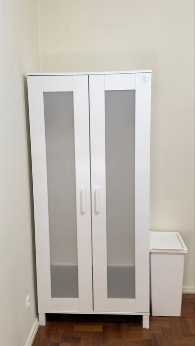 Tenho Quartos  para arrendar , um com varanda e o outro sem varanda , apartamento com duas casas de banho , presik com elevador e todo remodelado