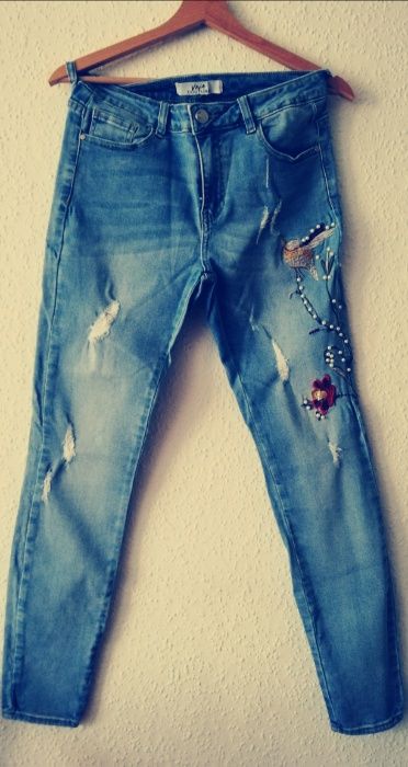 Spodnie Z HAFTEM /z kwiatami / korale / wyszyte / S,M / wygodne, rurki