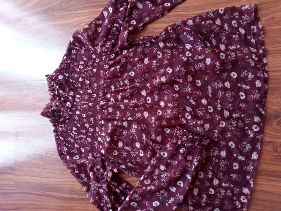 Bluzka rozmiar XS/S śliczna,zwiewna, bordowa cena 15 zł