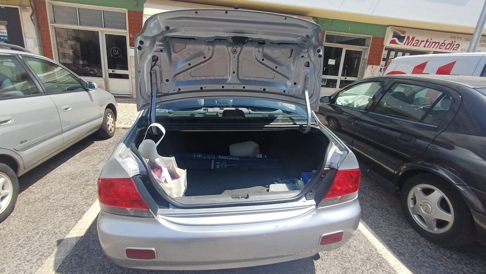 Vende-se Mitsubishi Lancer de 2004