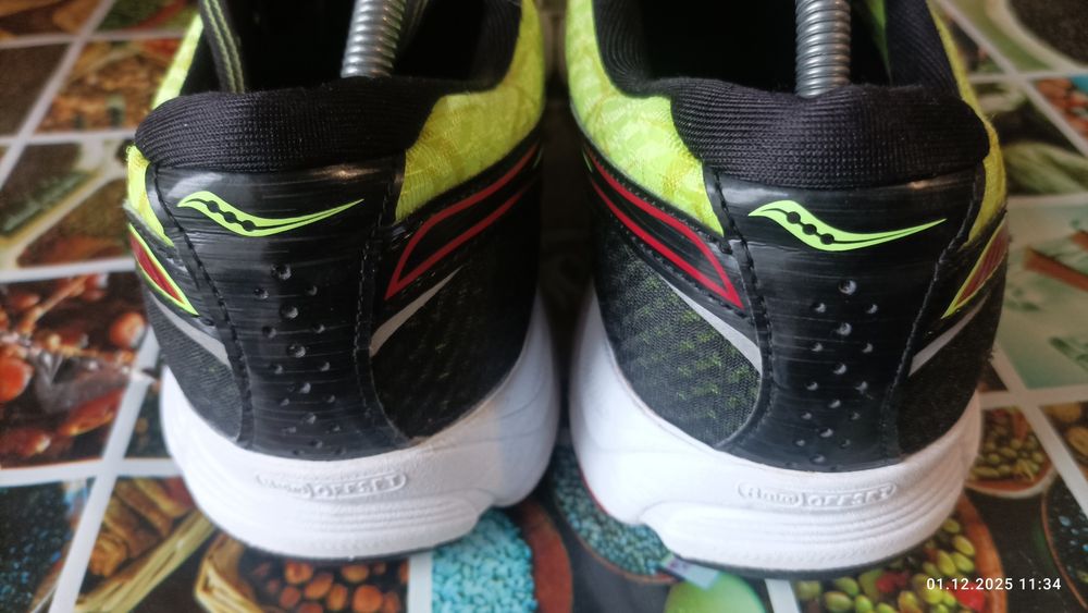 Кросівки Saucony