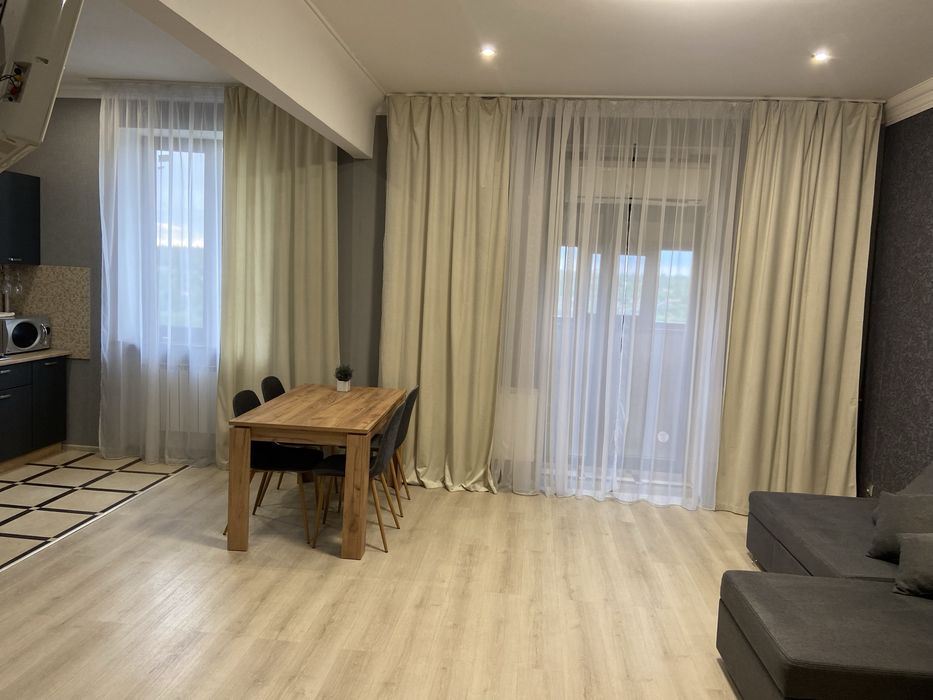 Здам 2-к квартиру на площі Володимира Великого