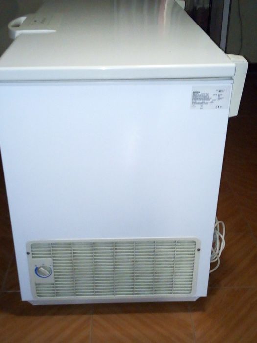 Arca frigorífica Zanussi vendo 140 euros