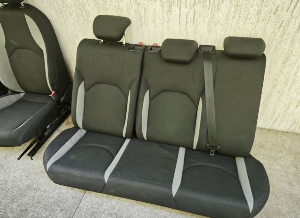 Fotele Seat Leon 3 ST kanapa, gałka biegów, części, schowek