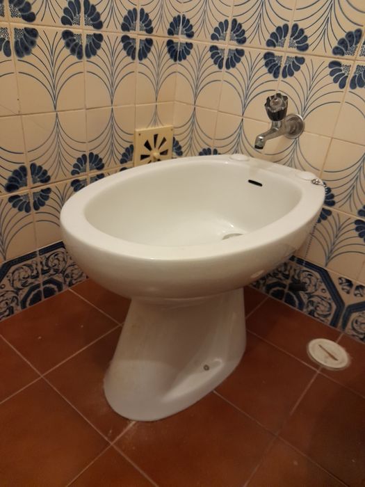 Bidé branco, em muito bom estado