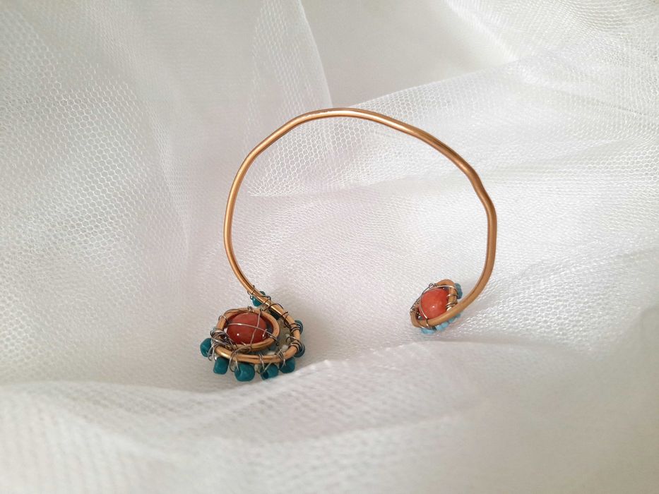 Bracelete chique peça única coral e turquesa