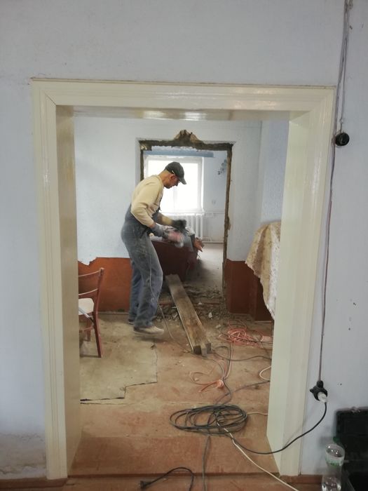 Монтаж віконих дверних блоків