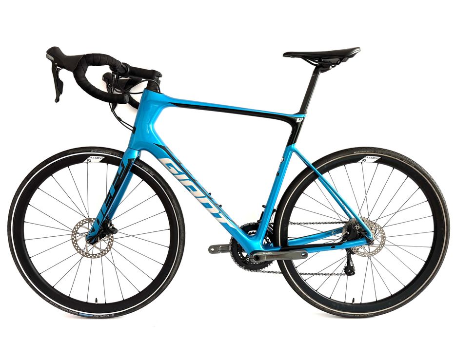 Rower szosowy karbonowy GIANT DEFY ADVANCED szosa carbon hydro disc
