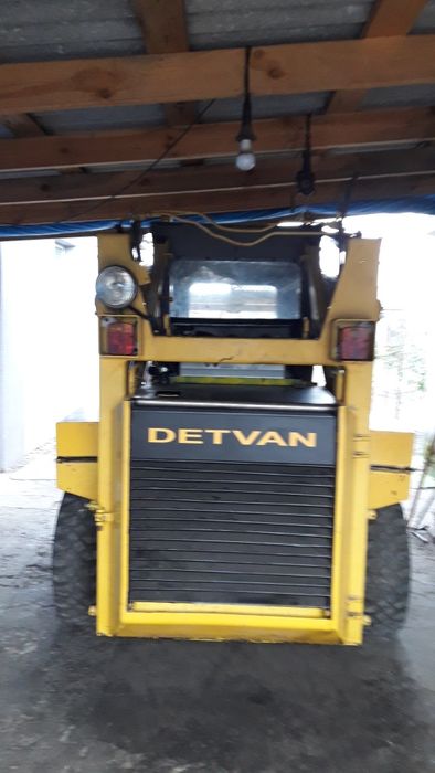 Мінінавантажувач Bobcat UNC 061