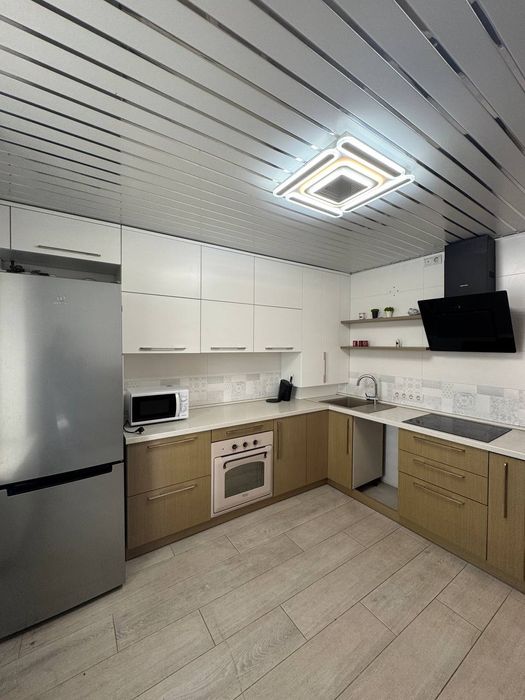 Продам квартиру 101 кв.м р- н Сільпо