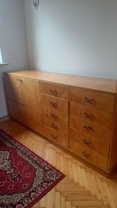 Piękna, Długa Komoda w Stylu Retro – Bardzo Dobry Stan!