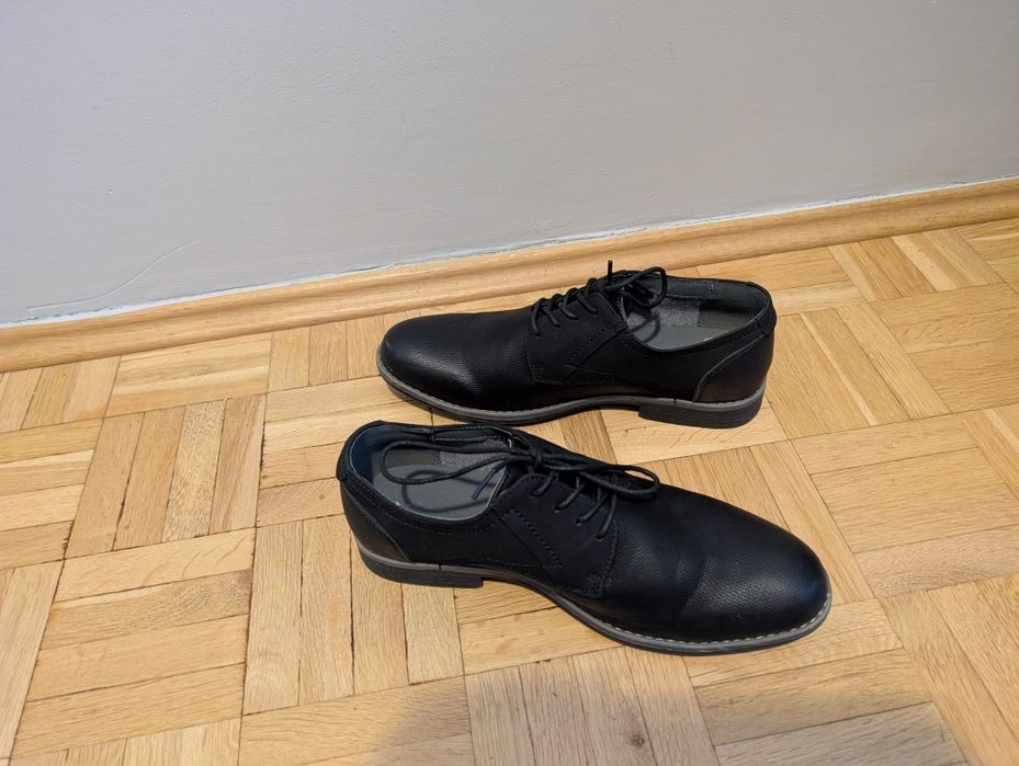 Eleganckie buty młodzieżowe, męskie Lanetti r.41