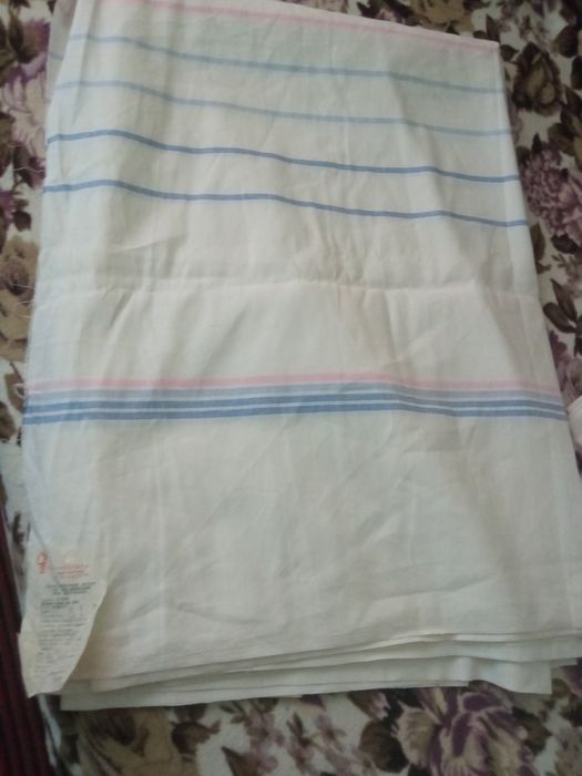 Пододеяльники ,простыни, наволочки.