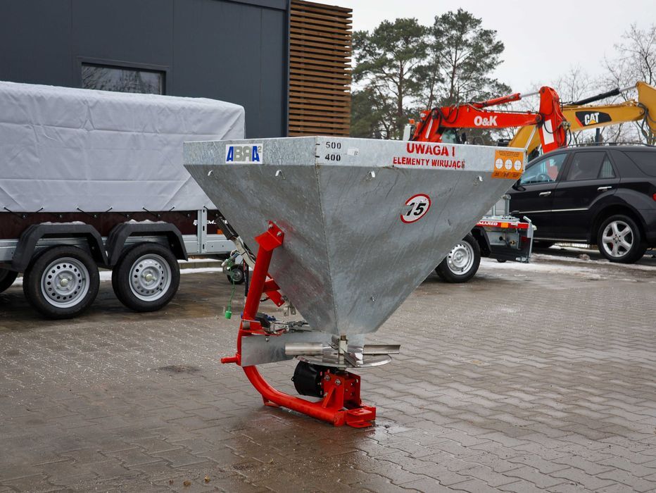 Rozsiewacz ocynkowany ABRA 500L plandeka standard