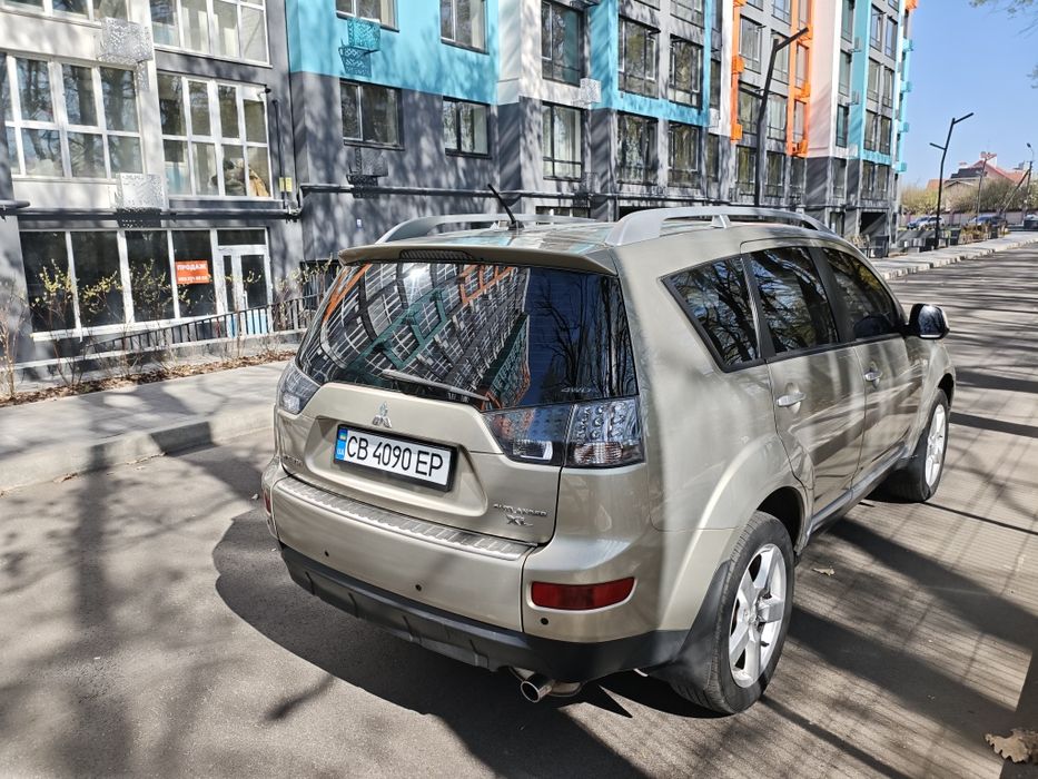 Mitsubishi Outlander XL