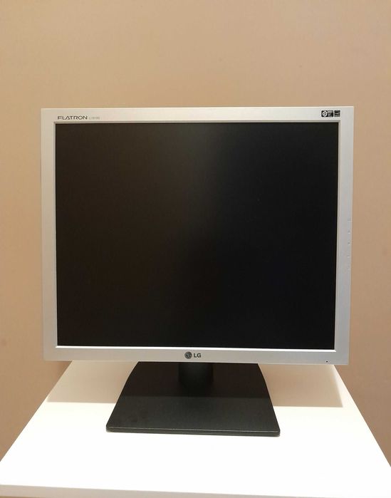 Monitor LG Flatron, 19" model L1919S, sprawny